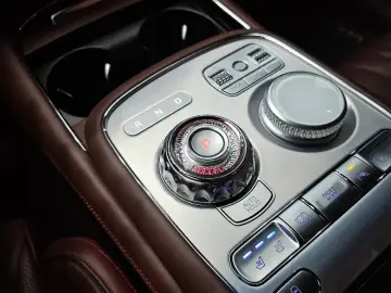 2023 Genesis G90 с пробегом 69 369 км