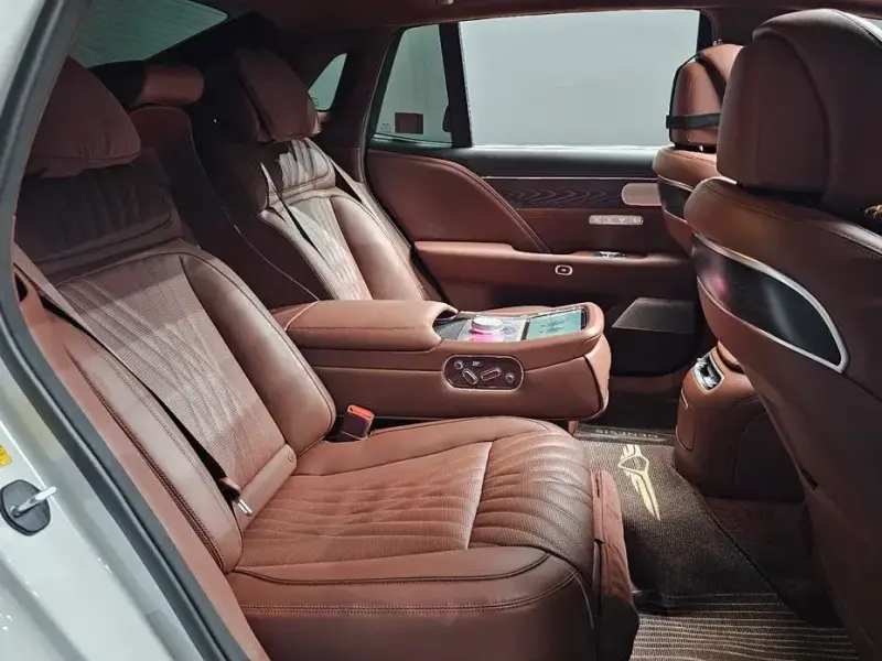 2023 Genesis G90 с пробегом 69 369 км