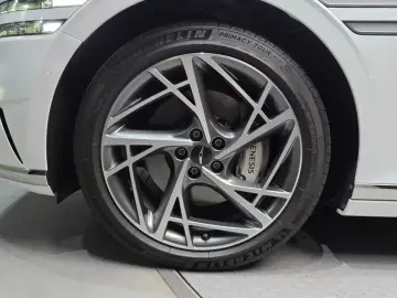2023 Genesis G90 с пробегом 69 369 км