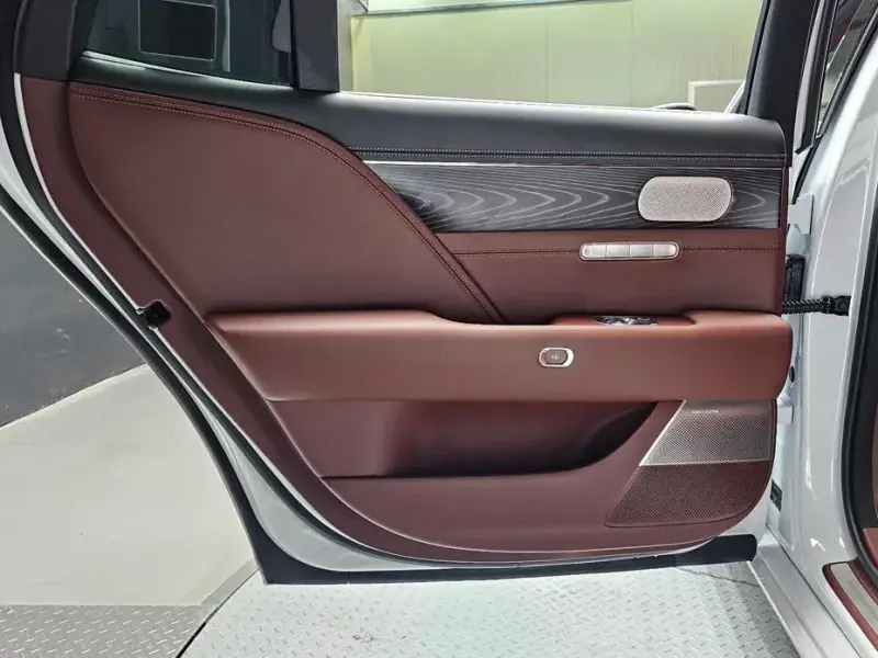 2023 Genesis G90 с пробегом 69 369 км