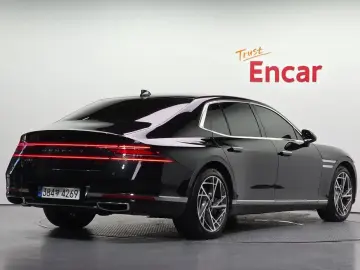 2023 Genesis G90 с пробегом 84 323 км
