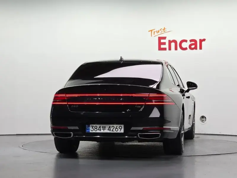 2023 Genesis G90 с пробегом 84 323 км