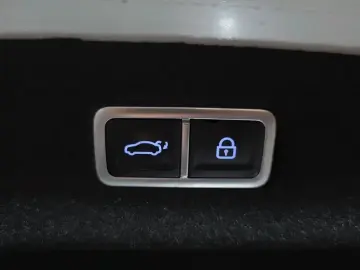 2023 Genesis G90 с пробегом 69 369 км
