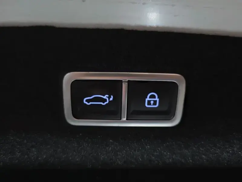 2023 Genesis G90 с пробегом 69 369 км
