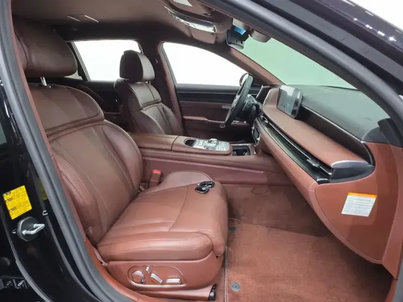 2023 Genesis G90 с пробегом 84 323 км