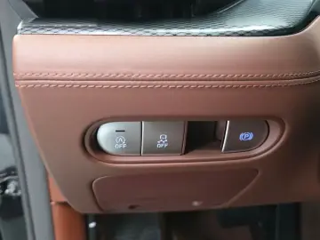 2023 Genesis G90 с пробегом 84 323 км
