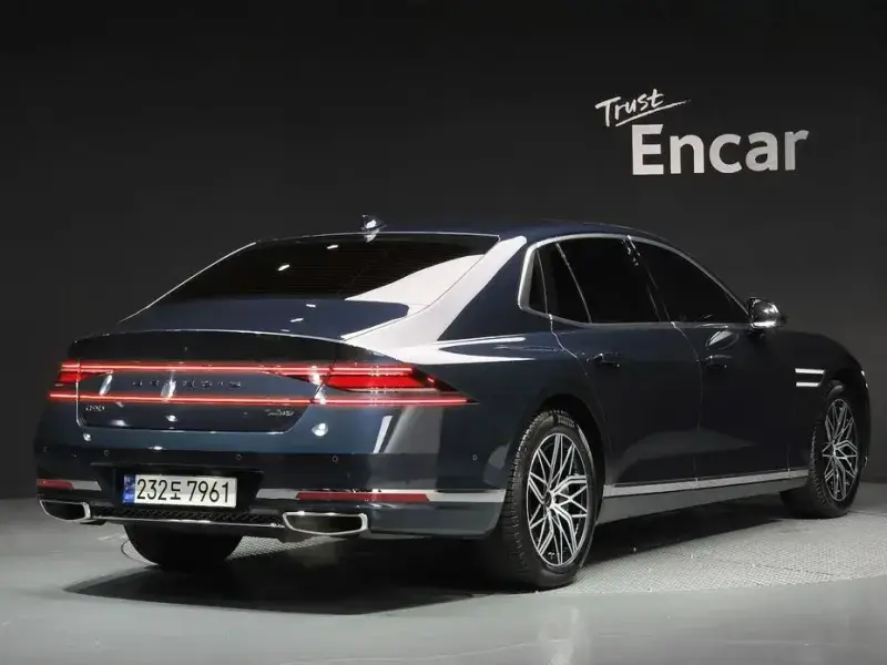 2023 Genesis G90 с пробегом 40 632 км