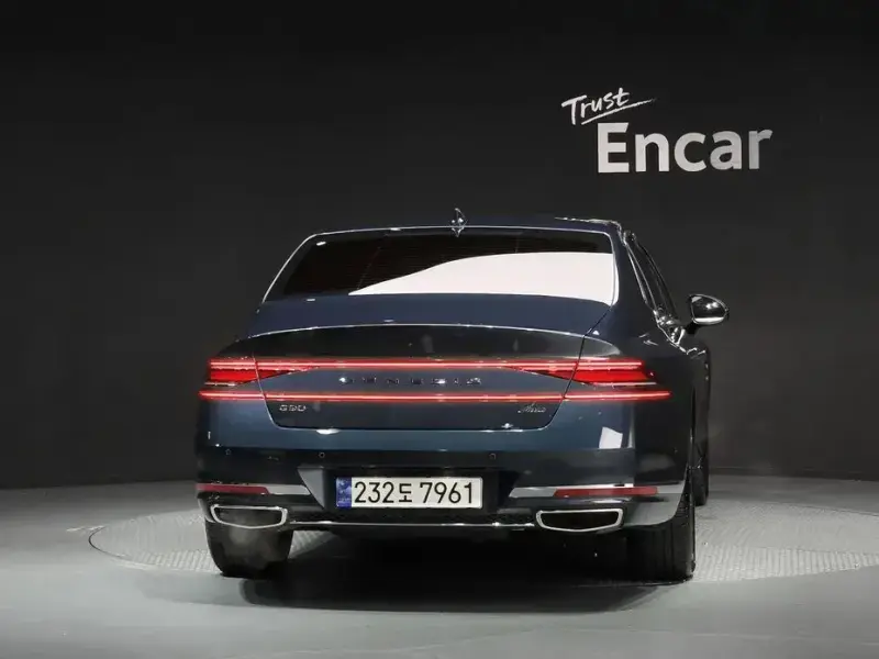 2023 Genesis G90 с пробегом 40 632 км