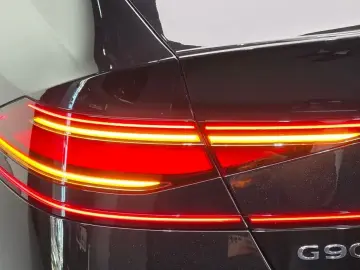 2023 Genesis G90 с пробегом 84 323 км