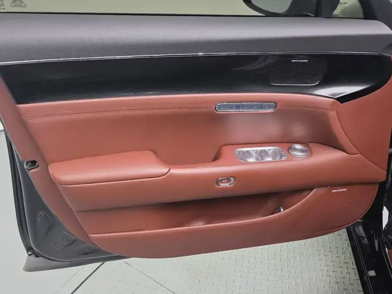 2023 Genesis G90 с пробегом 84 323 км