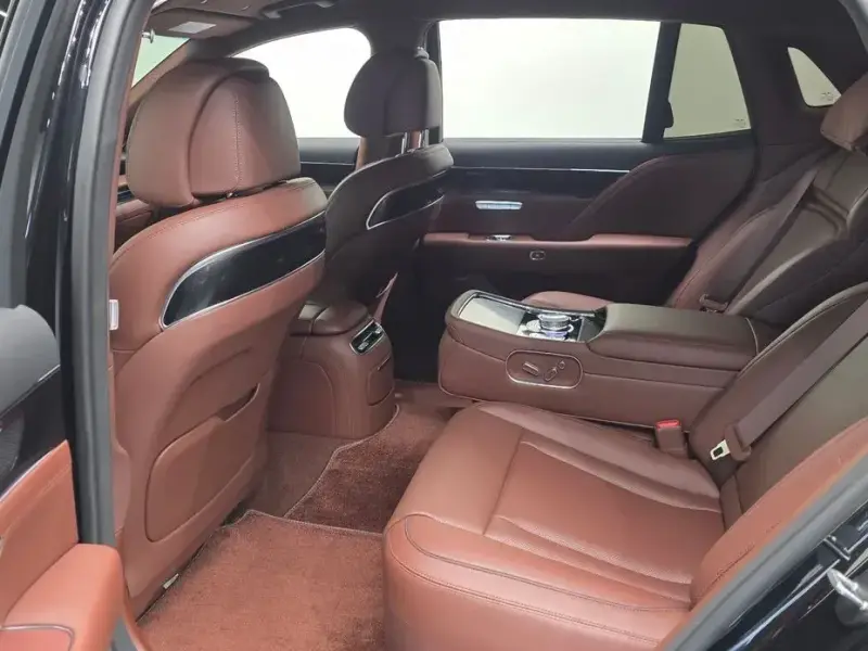 2023 Genesis G90 с пробегом 84 323 км