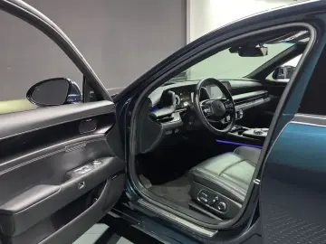 2023 Genesis G90 с пробегом 40 632 км