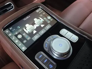 2023 Genesis G90 с пробегом 84 323 км