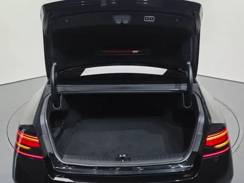 2023 Genesis G90 с пробегом 84 323 км