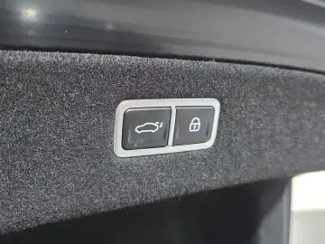 2023 Genesis G90 с пробегом 84 323 км