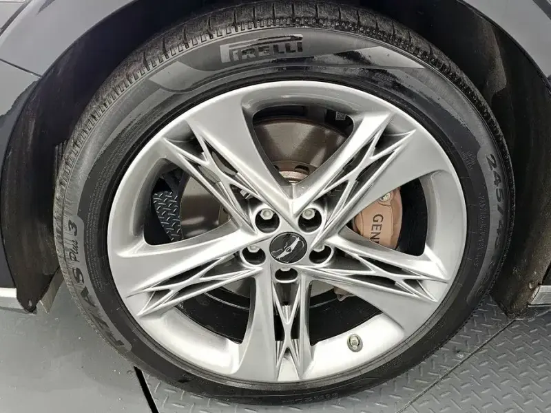 2023 Genesis G90 с пробегом 50 023 км