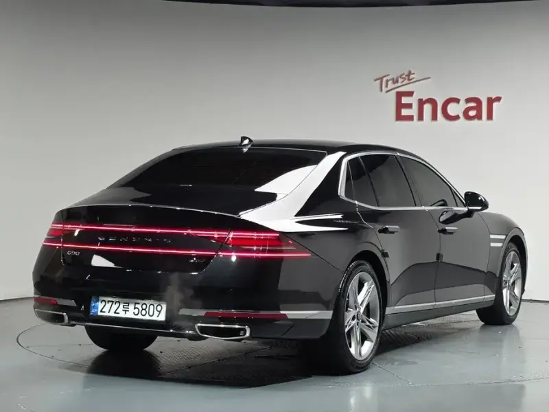 2023 Genesis G90 с пробегом 25 025 км