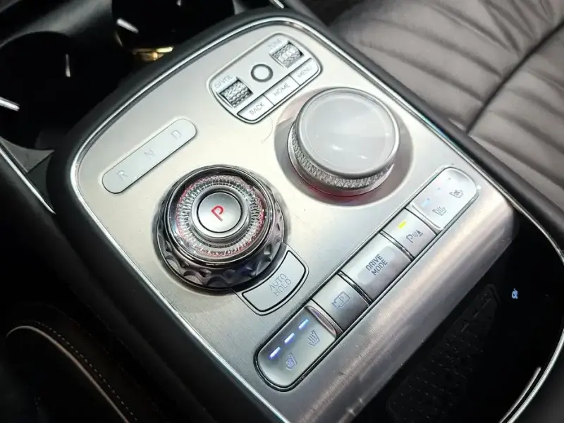 2023 Genesis G90 с пробегом 50 023 км