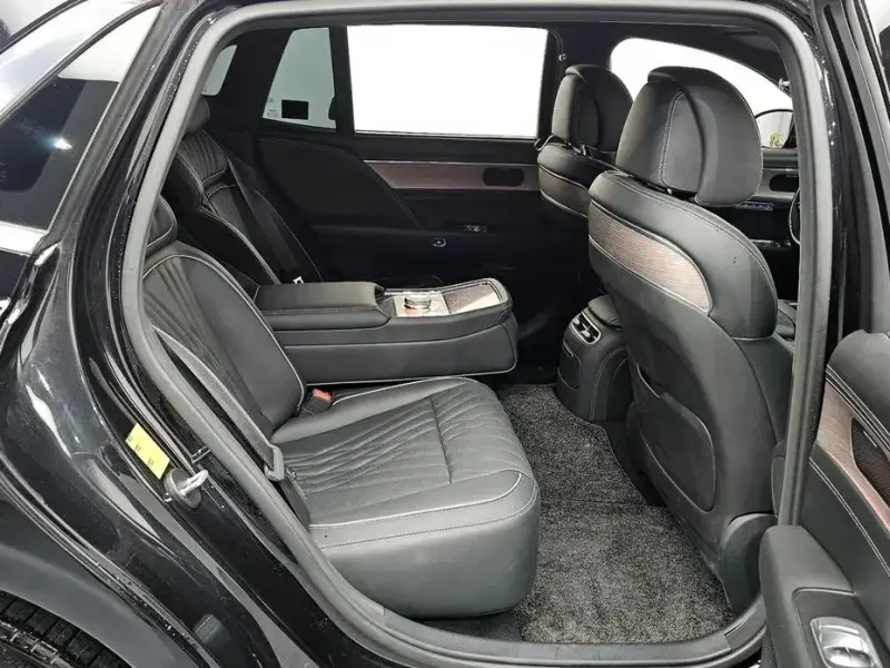 2023 Genesis G90 с пробегом 50 023 км