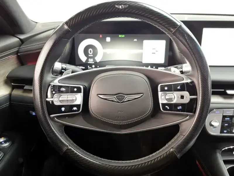 2023 Genesis G90 с пробегом 50 023 км