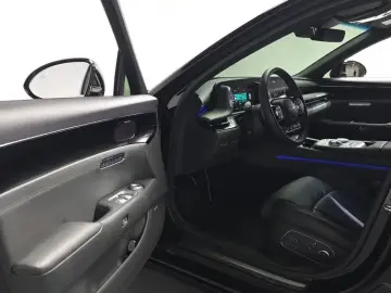 2023 Genesis G90 с пробегом 25 025 км