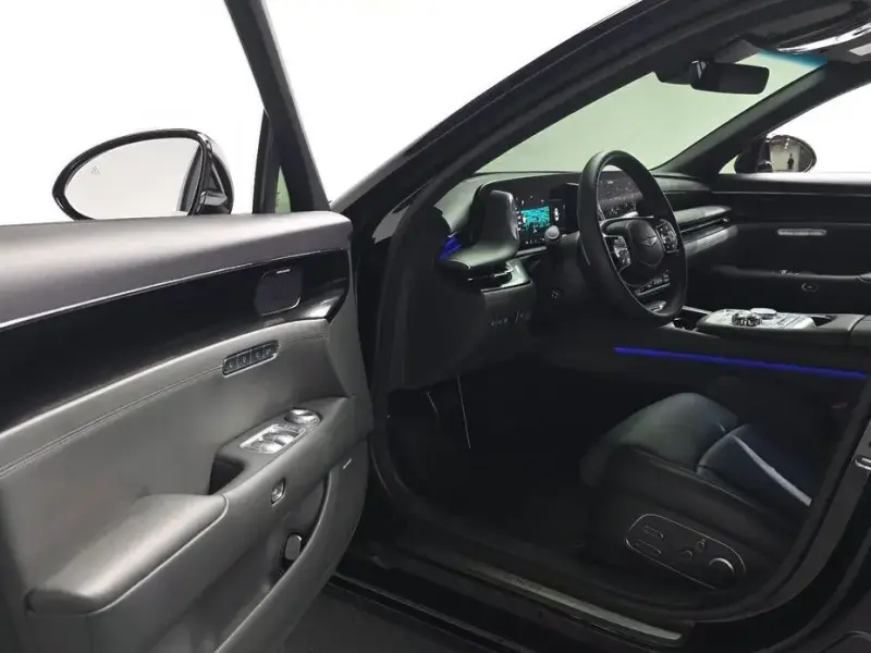 2023 Genesis G90 с пробегом 25 025 км