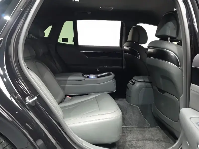 2023 Genesis G90 с пробегом 25 025 км