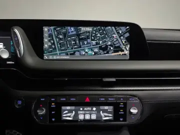 2023 Genesis G90 с пробегом 25 025 км