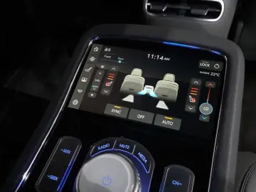 2023 Genesis G90 с пробегом 25 025 км