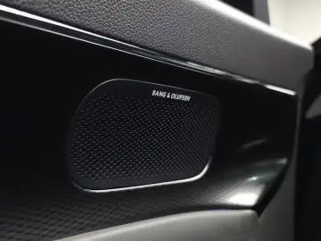 2023 Genesis G90 с пробегом 25 025 км
