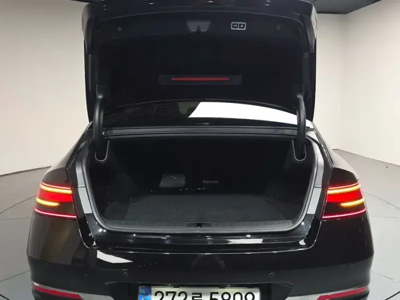 2023 Genesis G90 с пробегом 25 025 км