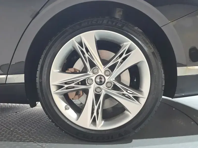 2023 Genesis G90 с пробегом 25 025 км
