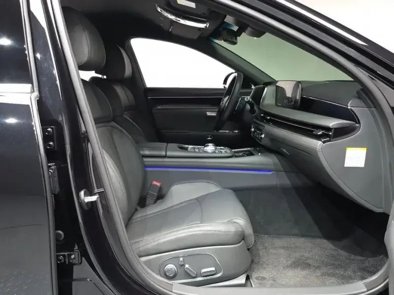 2023 Genesis G90 с пробегом 25 025 км