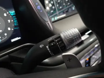 2023 Genesis G90 с пробегом 25 025 км