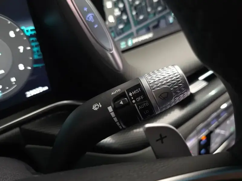 2023 Genesis G90 с пробегом 25 025 км