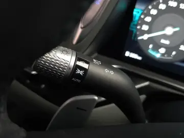 2023 Genesis G90 с пробегом 25 025 км