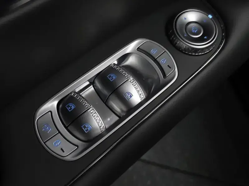 2023 Genesis G90 с пробегом 25 025 км
