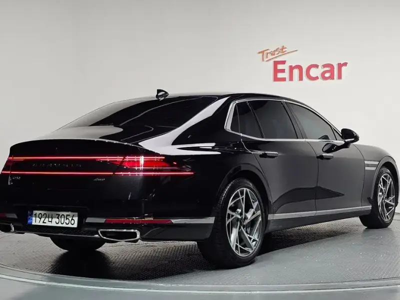2023 Genesis G90 с пробегом 27 674 км