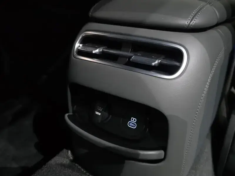 2023 Genesis G90 с пробегом 25 025 км