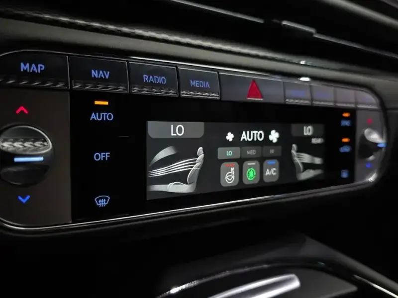 2023 Genesis G90 с пробегом 25 025 км