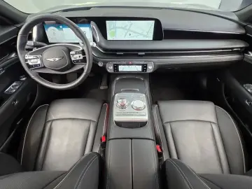 2023 Genesis G90 с пробегом 27 674 км