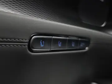 2023 Genesis G90 с пробегом 25 025 км