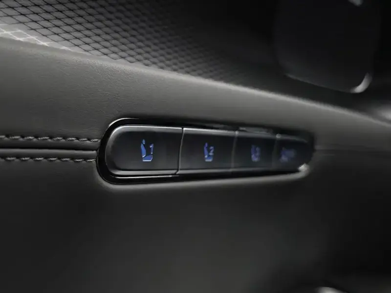 2023 Genesis G90 с пробегом 25 025 км