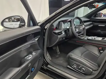 2023 Genesis G90 с пробегом 27 674 км