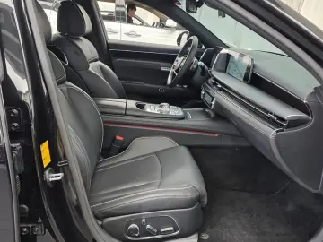 2023 Genesis G90 с пробегом 27 674 км