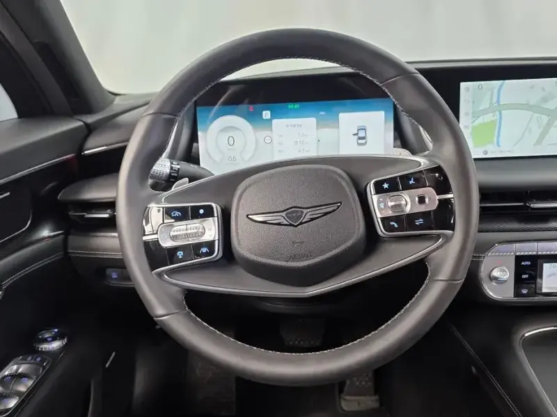 2023 Genesis G90 с пробегом 27 674 км