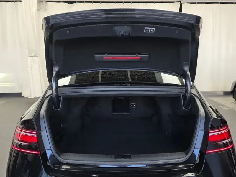 2023 Genesis G90 с пробегом 27 674 км