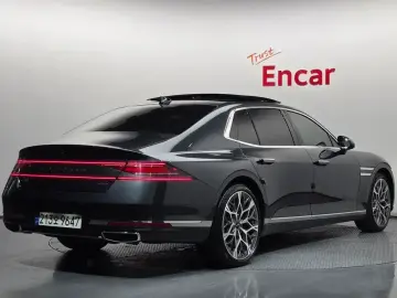 2023 Genesis G90 с пробегом 33 197 км