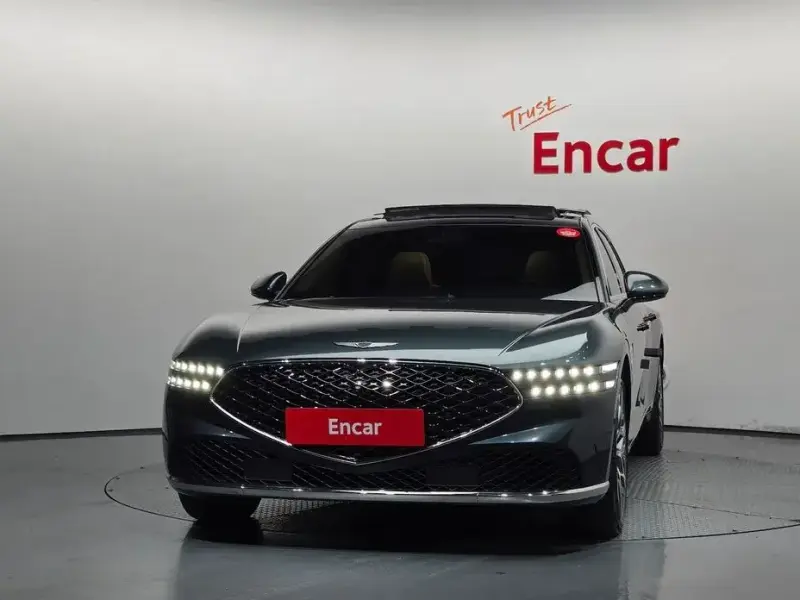 2023 Genesis G90 с пробегом 33 197 км