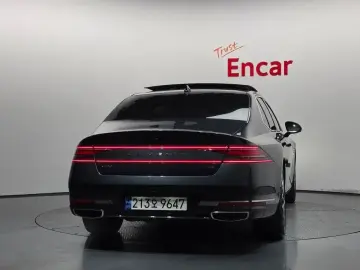 2023 Genesis G90 с пробегом 33 197 км